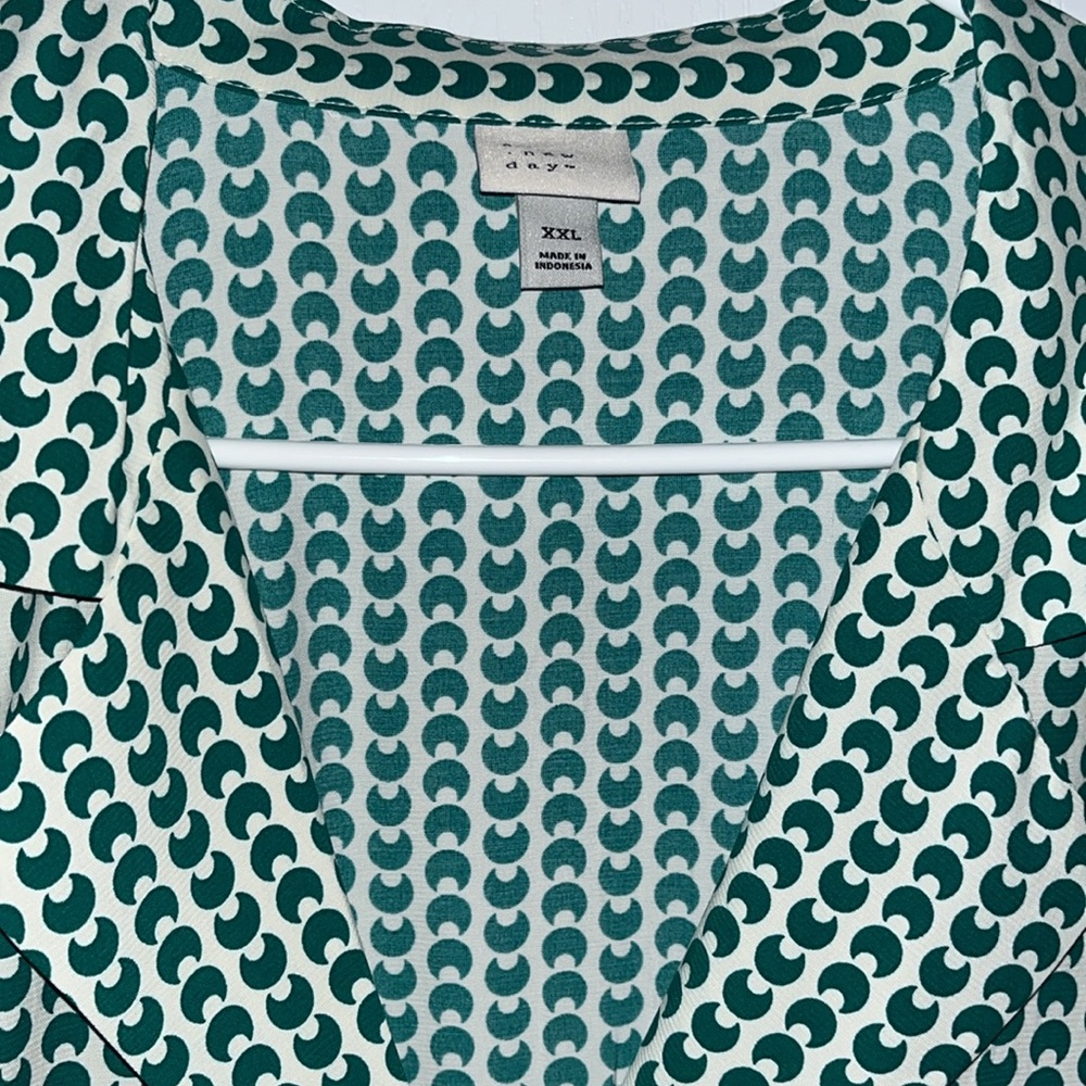 Women’s Blouse - Picture 2 of 5